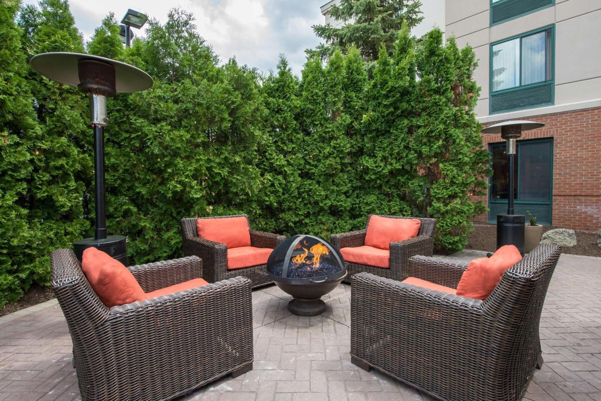 Hilton Garden Inn Fishkill Extérieur photo